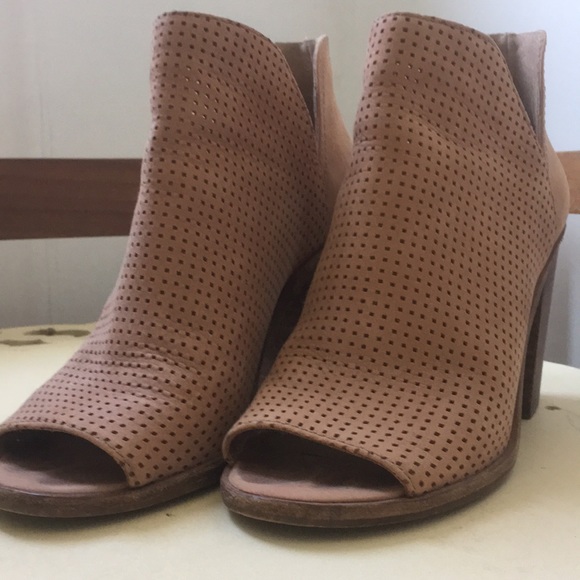 Steve Madden genuine leather open toed bootie - Picture 6 of 7